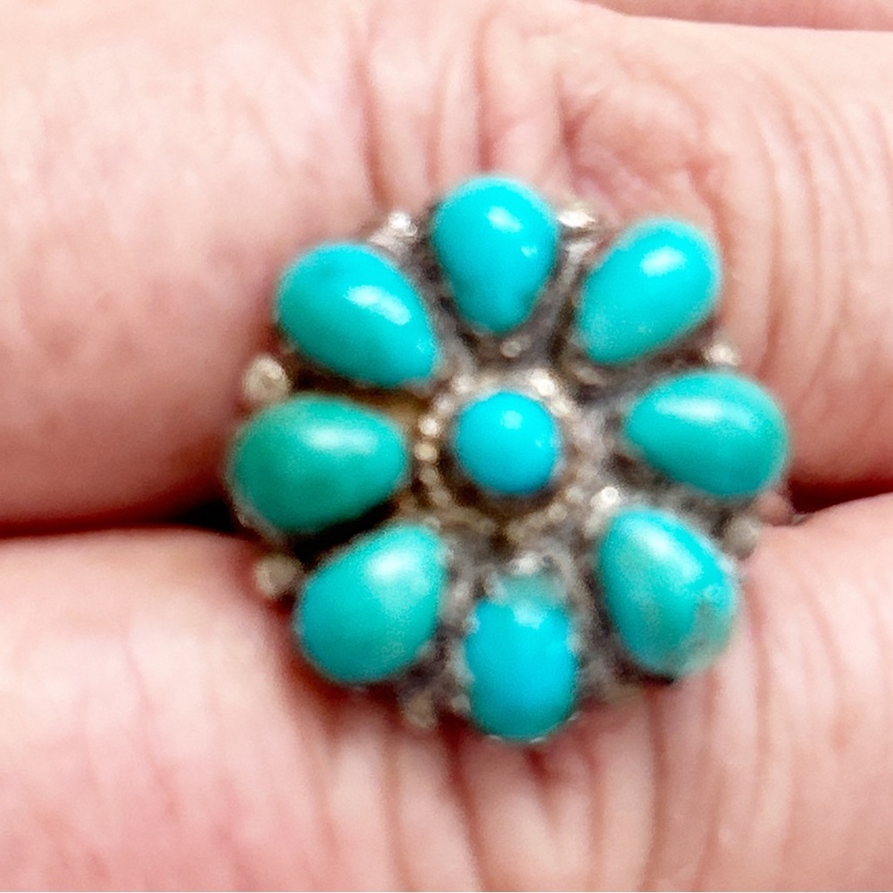 Vintage Signed Eriacho Zuni Turquoise Flower Sterling Silver Ring - Picture 12 of 15